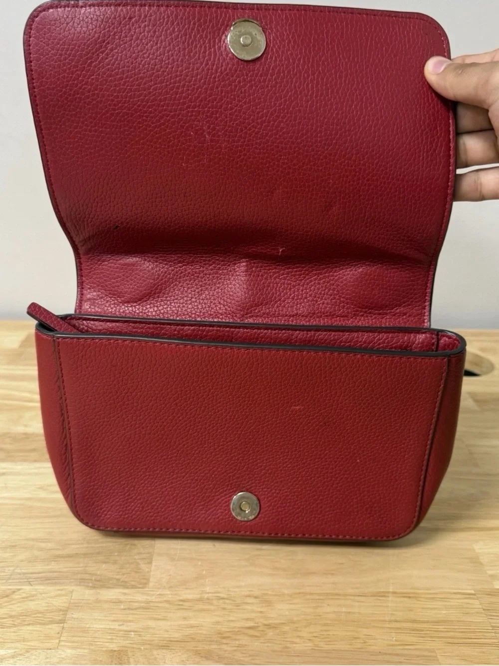 Tory Burch Red Shoulder Bag Gold Chain Strap Magnetic Snap Closure